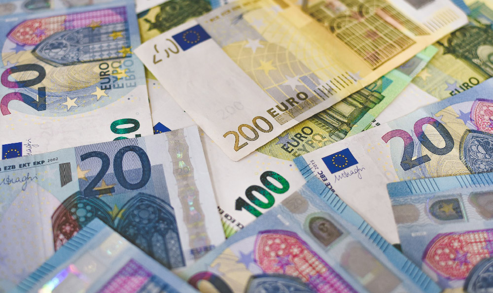 How Can Teens Earn? What Are the Best Ways for Teenagers to Make Money?