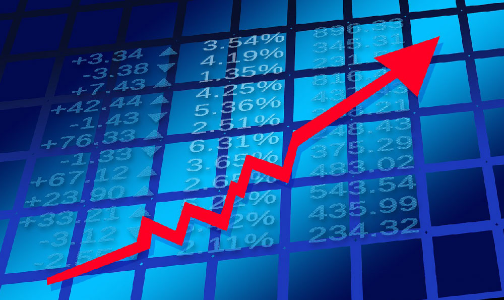 

how much money do podcast creators earn in 2023