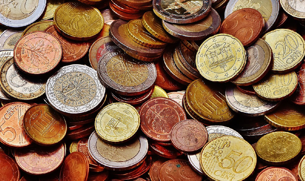 Vets Earn High Salaries: Average Income and Job Satisfaction Revealed