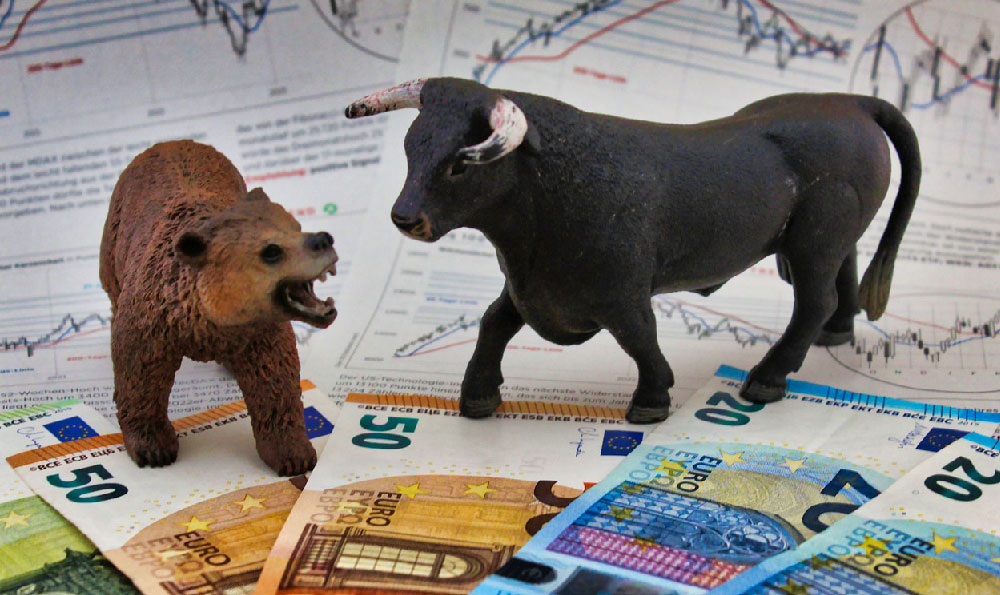 Is Gold a Good Investment? How Can I Invest in Gold Stocks?
