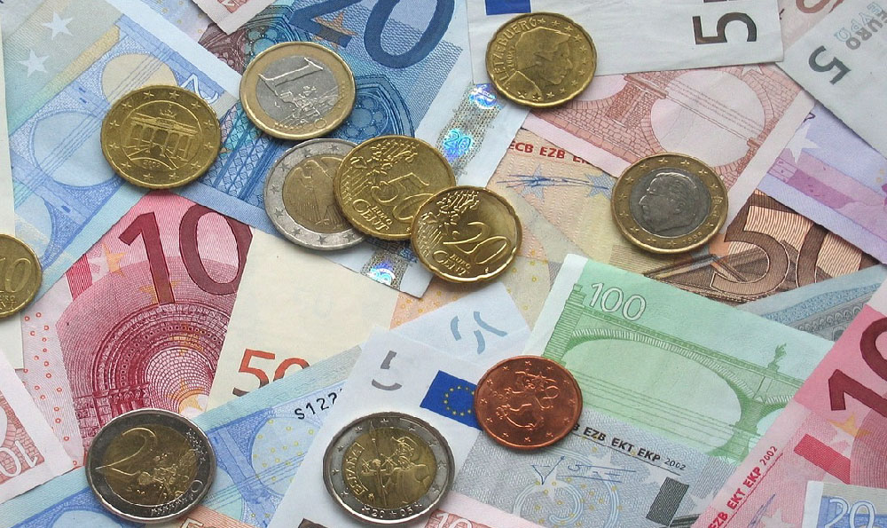how to start a free podcast and monetize your content